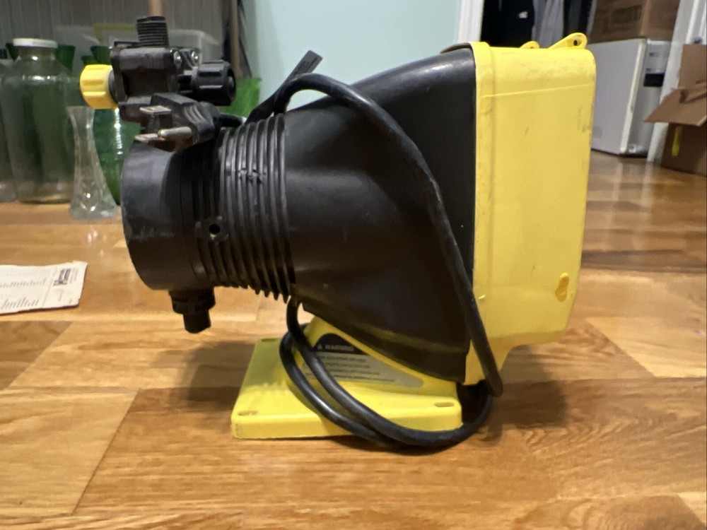 Milton Roy Chemical Pump AA141-352SI