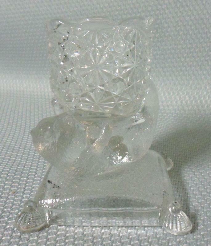Rare Daisy & Button Otter Pattern Glass Toothpick Holder EAPG