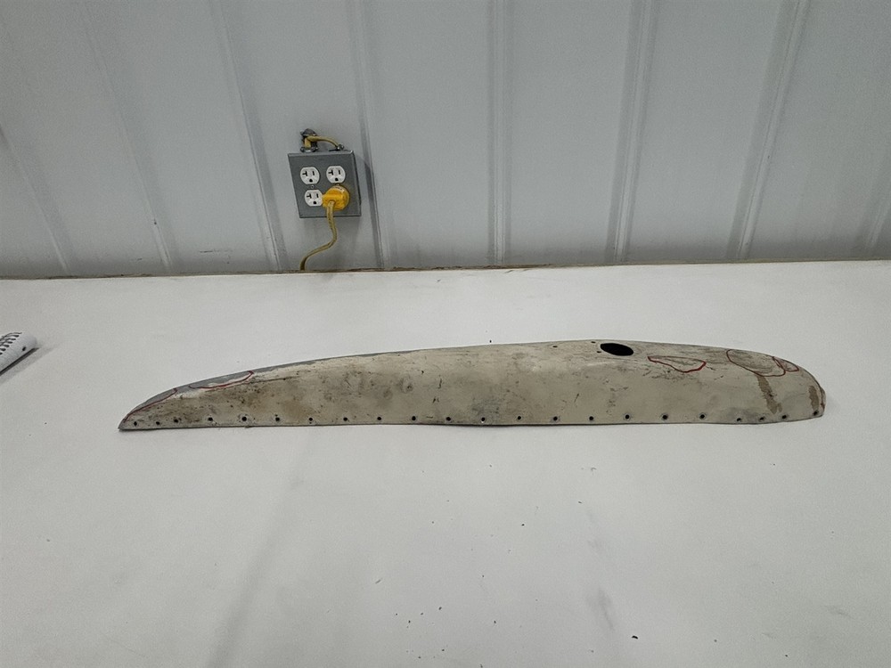 Luscombe Model 8 Right Wing Tip Bow 582208-3