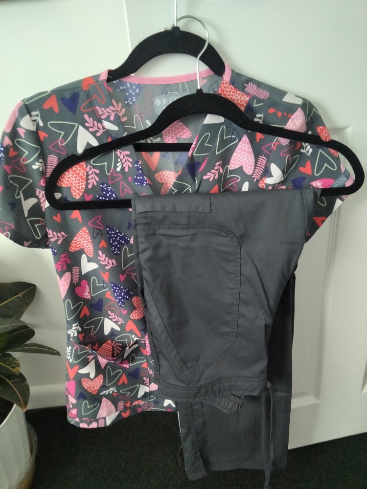 womens scrub sets xs Prints