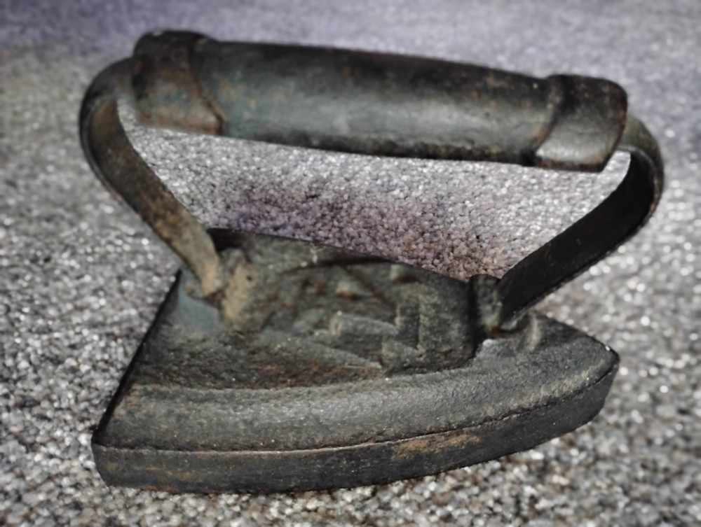 Antique Cast Iron Sad Iron No 4 Flatiron Rustic childs learning/ Door stop
