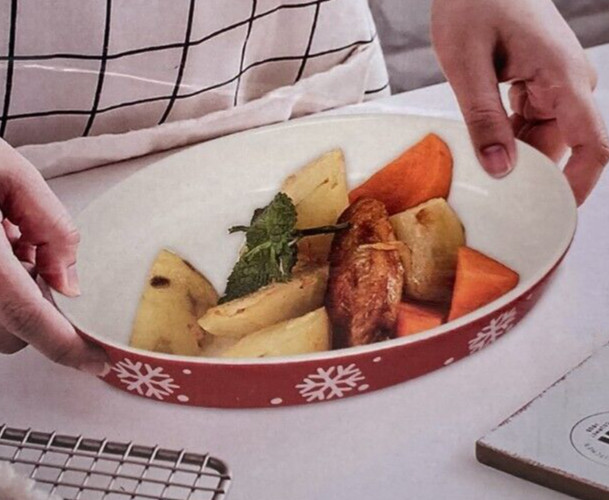 Red Christmas Tree & Snowflake 2 Pc Baking Dishes Rectangle & Oval Set of Two