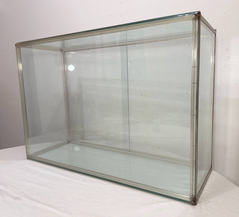 QUALITY Large vintage counter top glass lucite rectangular display show case box