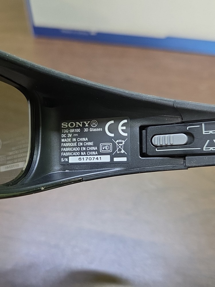 2 Sony TDG-BR100 3D Glasses Black Untested