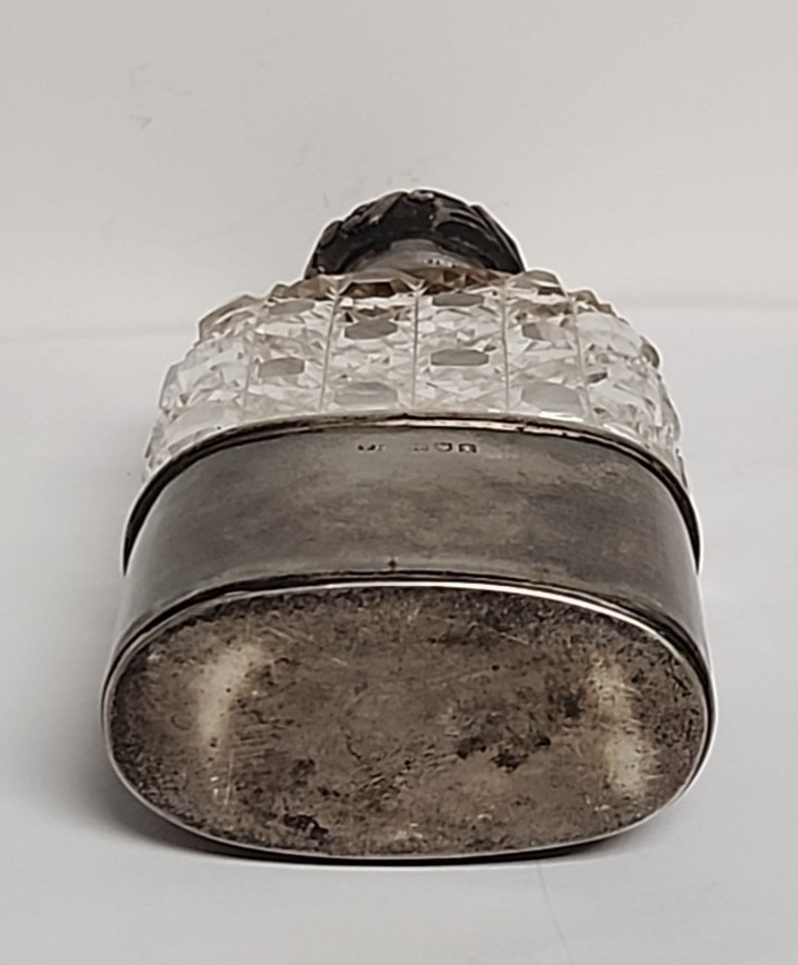 Thomas Ingleton Sterling Silver & Cut Glass Locking Hip Flask C. 1906