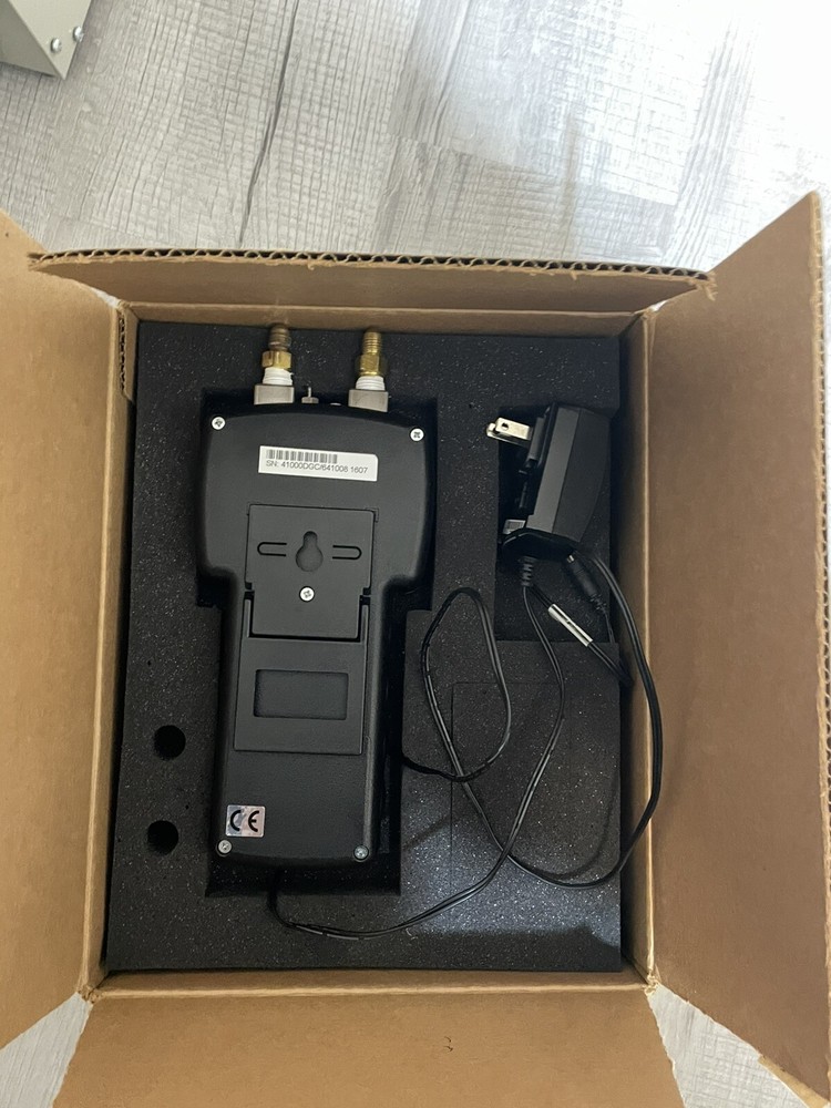 Mensor CPG 2300 Portable Barometer