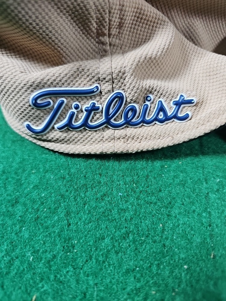 Titleist A-Flex Fitted Golf Hat Cap / Tan/Navy Blue / Fitted Small/Medium