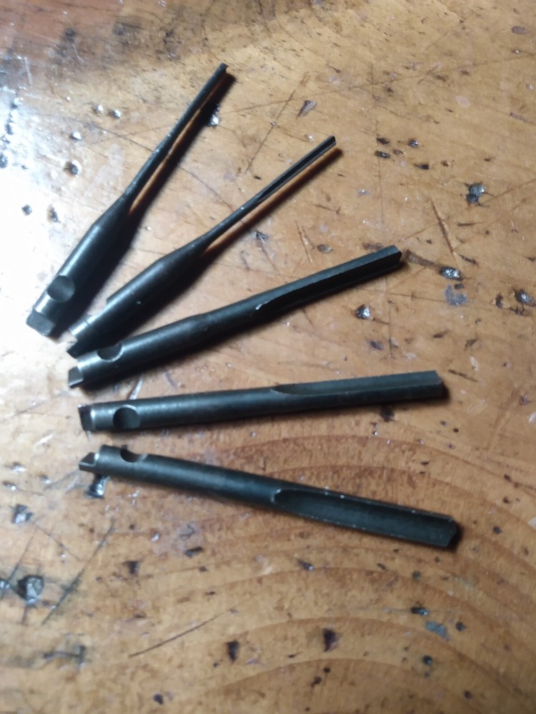 Push drill,  bits, (5)  11/64" shank, notched . READ FULL DESCRIPTION.