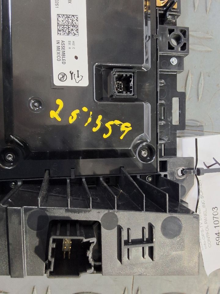 2020-2024 Buick Enclave Display and Control Panel