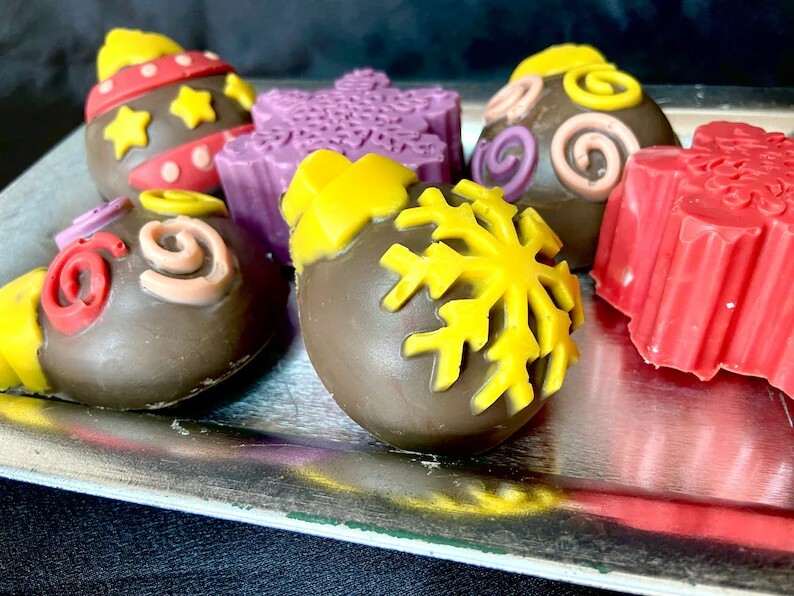 Christmas Hot Cocoa Bombs (4)