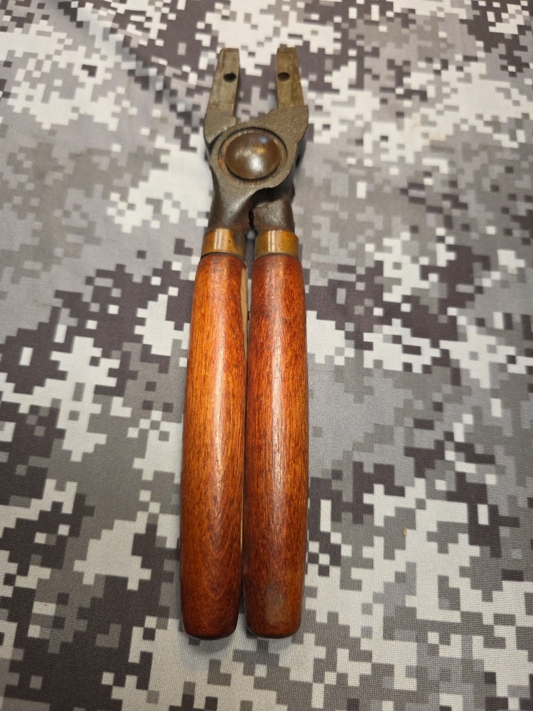 LYMAN SINGLE OR DOUBLE CAVITY BULLET MOLD LEAD MOULD HANDLE RELOADING