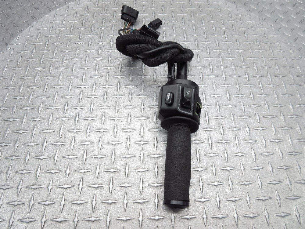 2021 21-22 Can-Am Spyder RT Right Switch Throttle Control Handle Grip READ NOTES