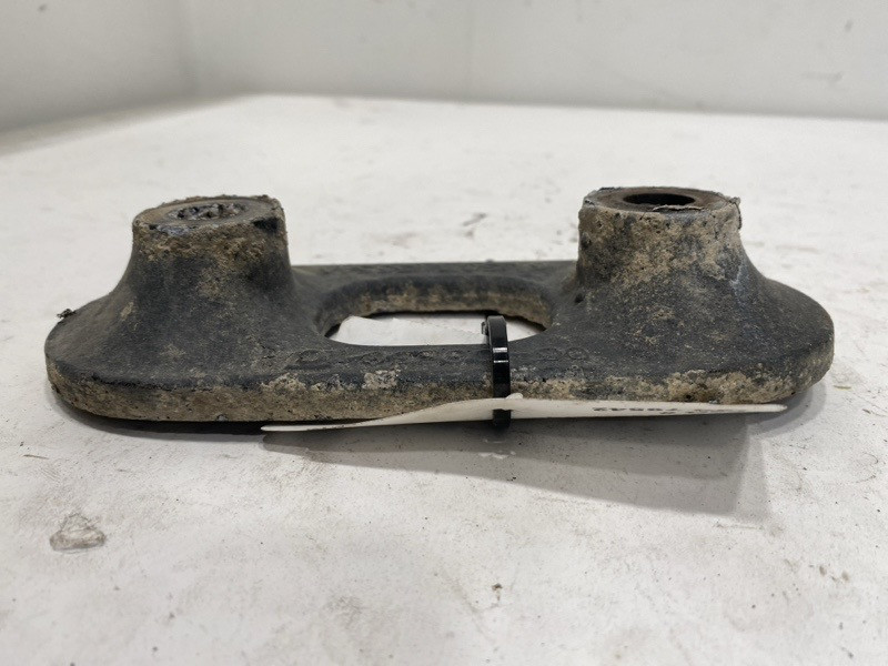 2013 Peterbilt 388 Torque Rod Bracket 0306830 (338-10348)
