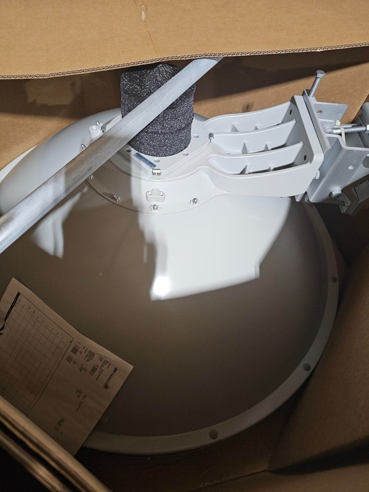 RF Engineering RFMA-1138UH09WS03 Microwave Antenna, 0.9m