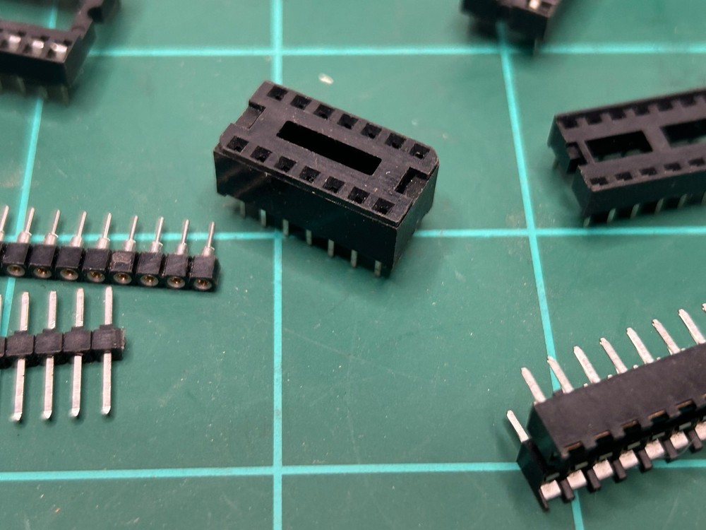 Vintage DIP IC socket assortment