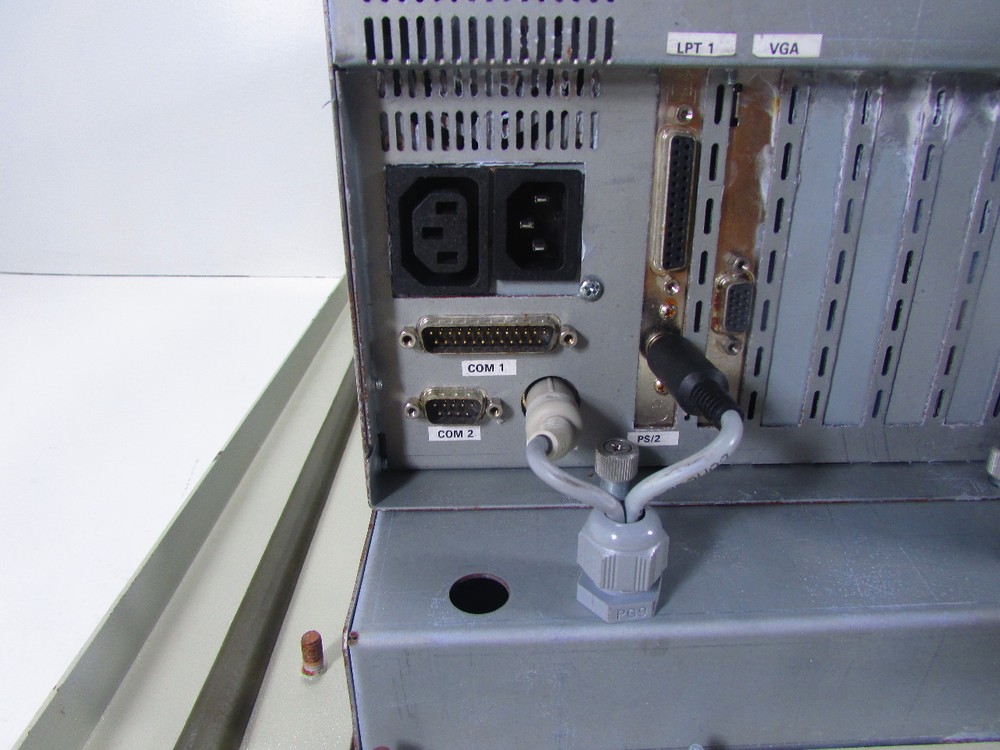 BECKHOFF PC MIC MIC 3220 INDUSTRIAL COMPUTER TFT DISPLAY