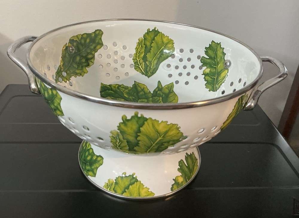 Golden Rabbit Enamelware 3 Quart Colander Green Lettuce