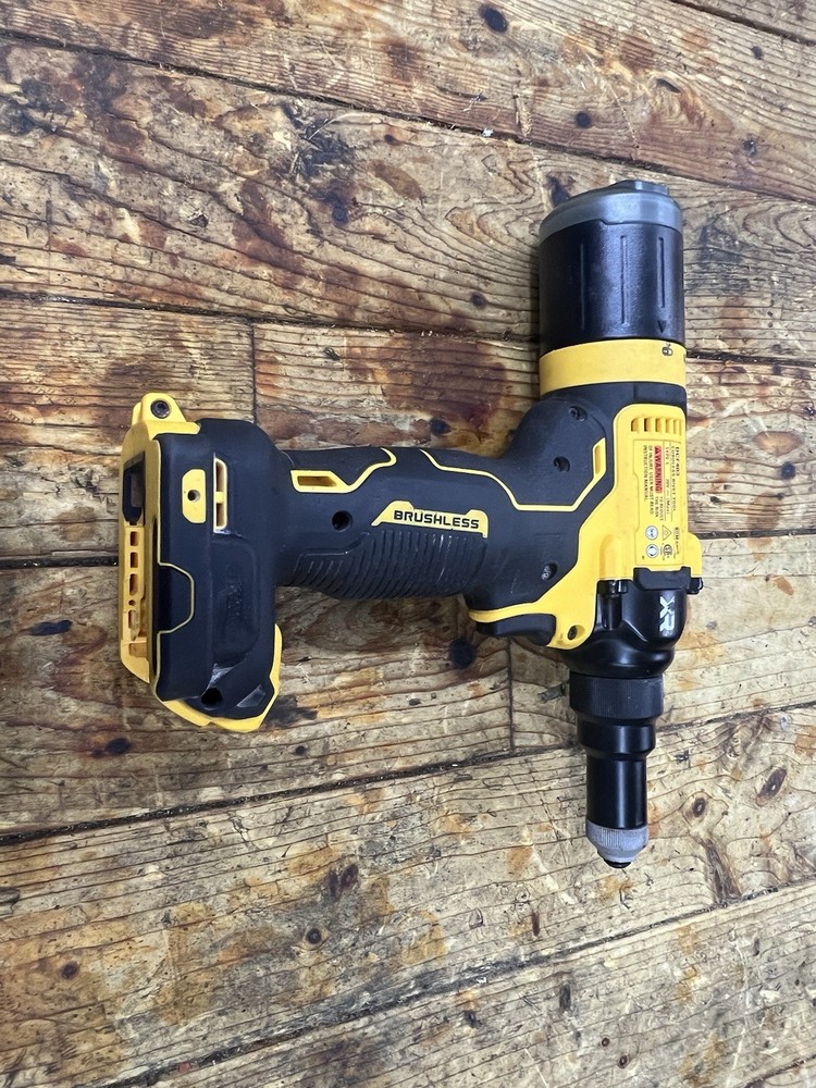 dewalt DCF403 Rivet Tool Set