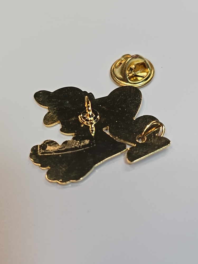 Ridgeville Washington Softball Lapel Pin