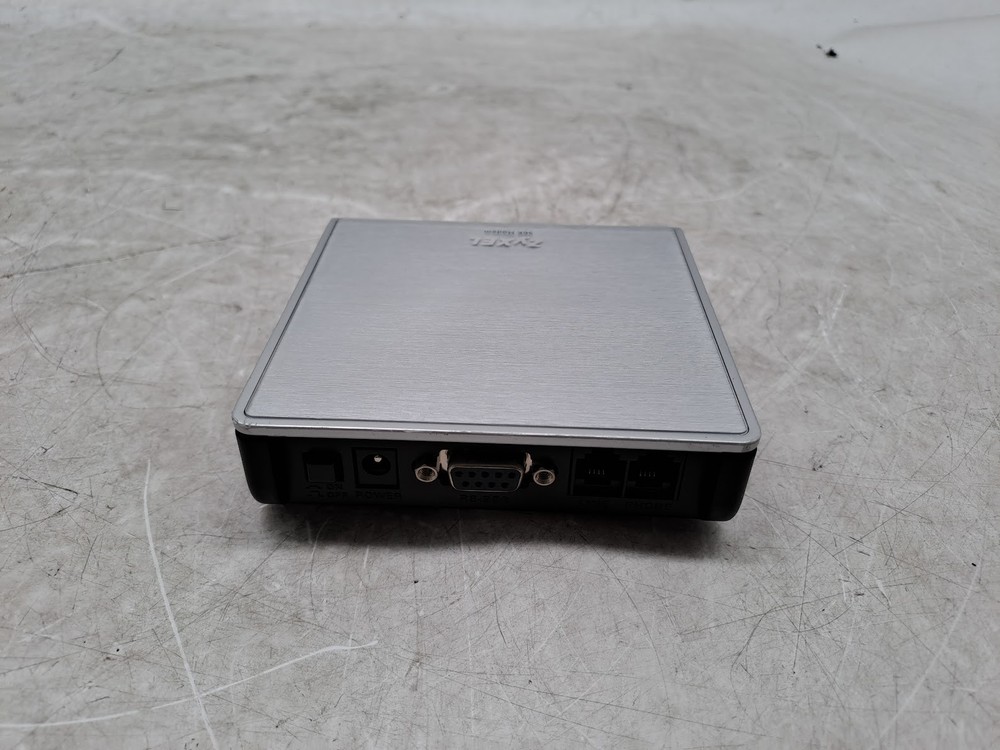 ZYXEL COMMUNICATION 56K MODEM COM +