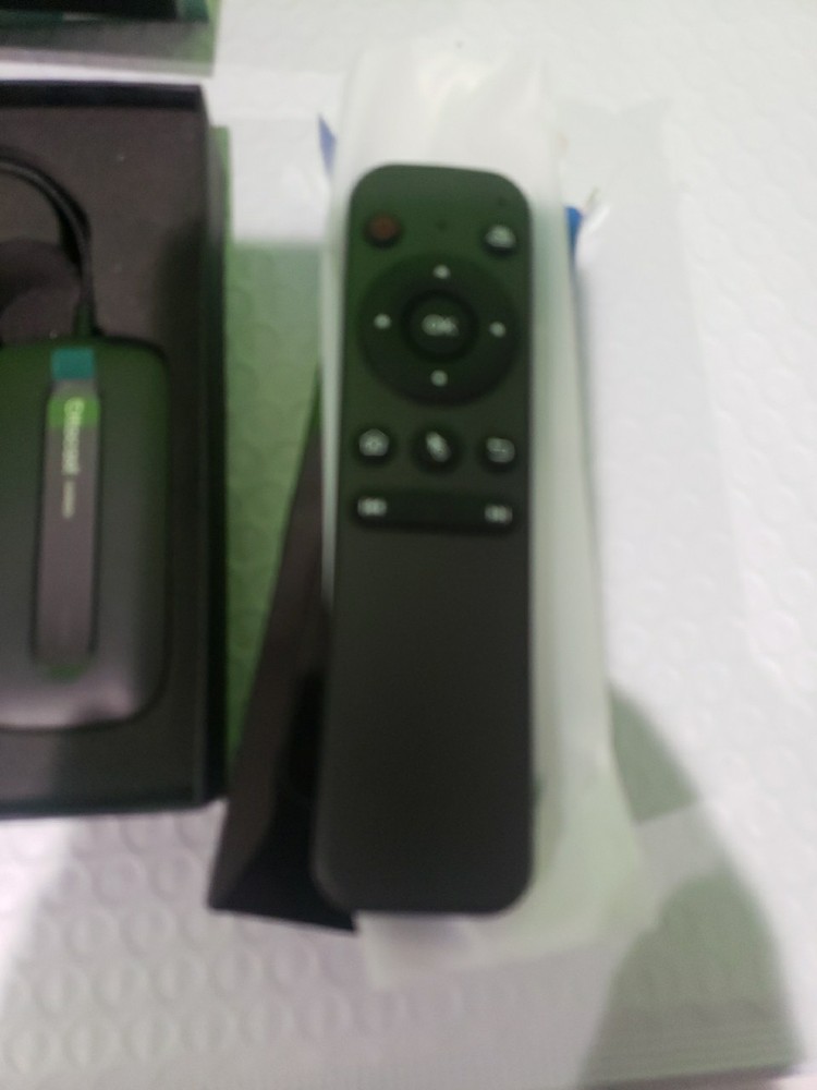 OTTOCAST Play2Video Express + Wireless Remote – Open Box