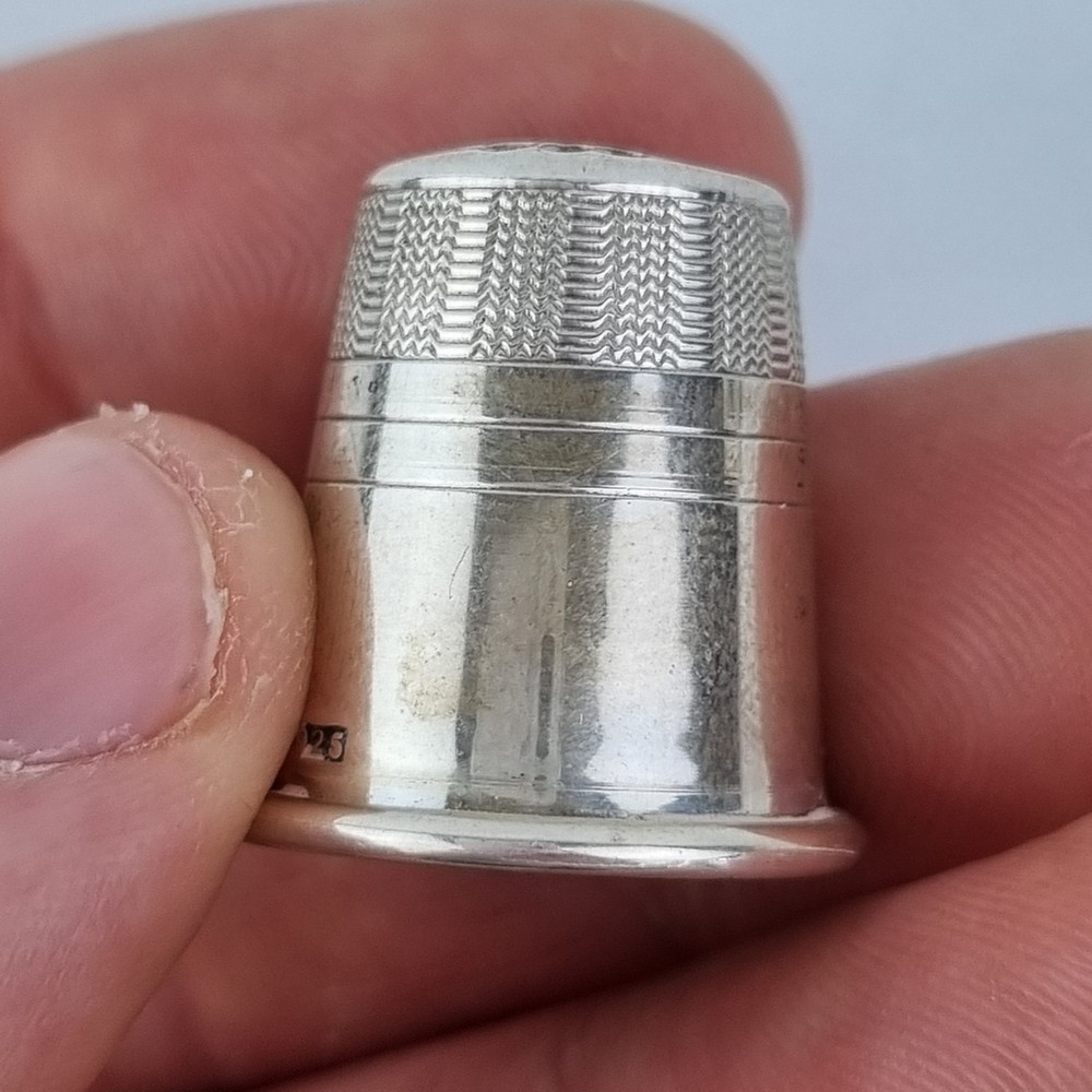 Vintage Solid Silver Thimble Birmingham 1982 W I Broadway & Co