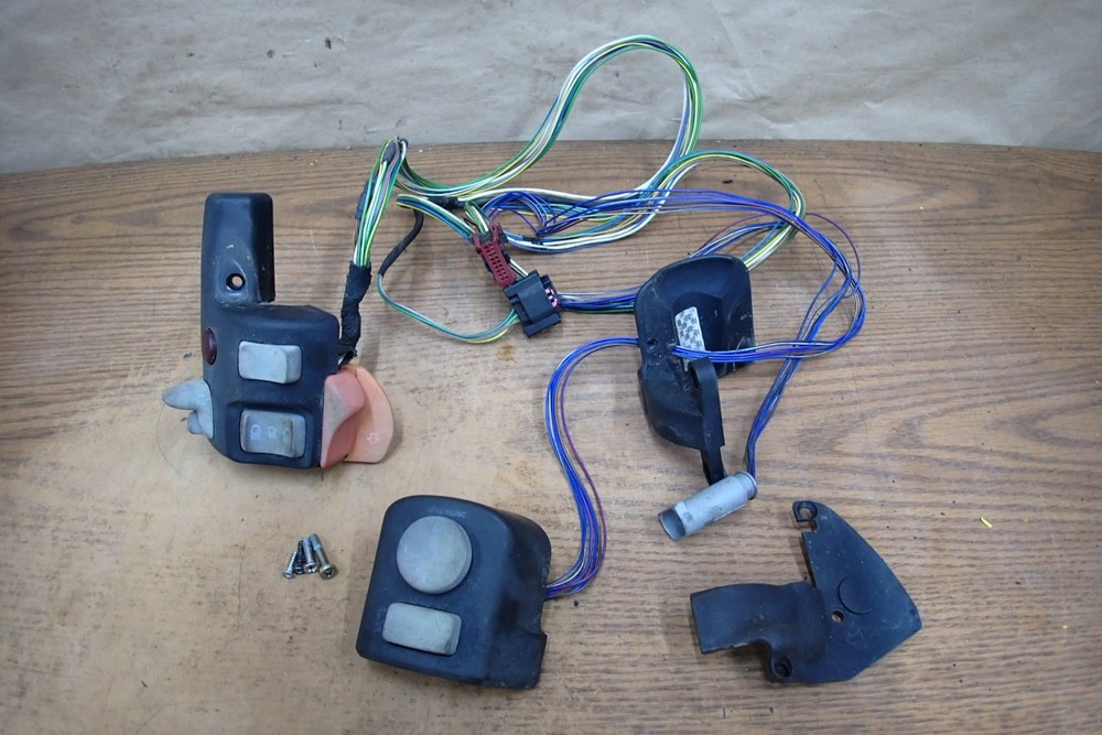 2003 BMW K1200LT LEFT HAND SWITCH CONTROL BUTTON