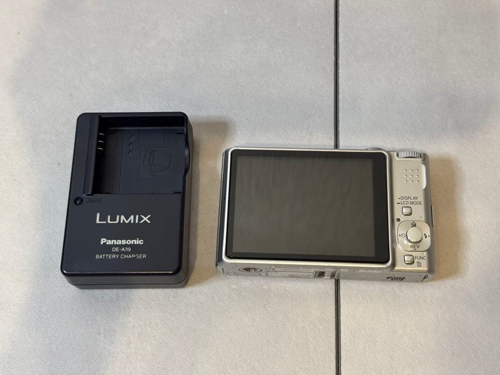 Panasonic Camera LUMIX DMC FX55 Digital Camera Slim 10x Optical Zoom