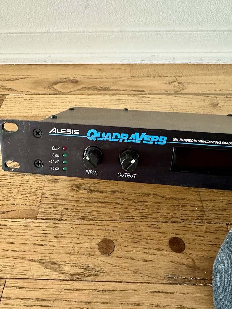 Alesis Quadraverb 20K Bandwith Programmable MIDI Digital Effects Processor