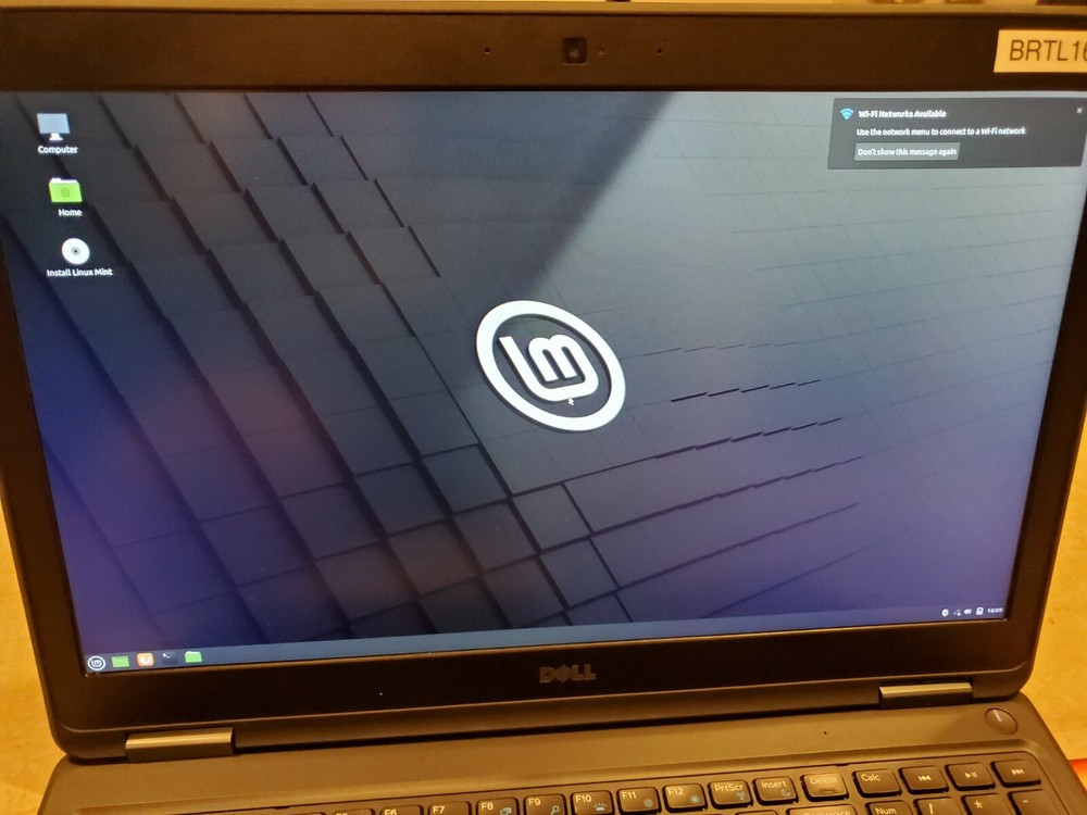Linux Mint 20.2 Cinnamon x64 Bootable on 4G USB Stick!