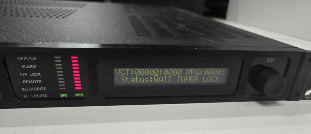 General Instrument DSR-4800 digital satellite broadcast receiver decoder MPEG-2