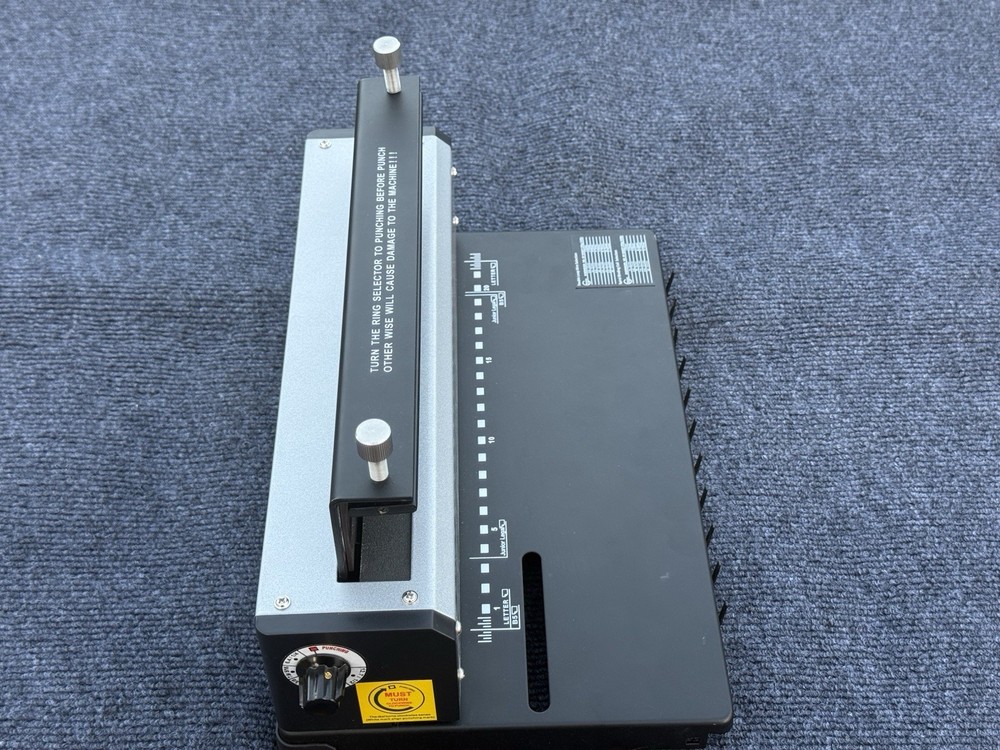 Rayson TD-1222 Wire Binding Machine - 2:1 Pitch, Rectangular Holes, 220 Sheet