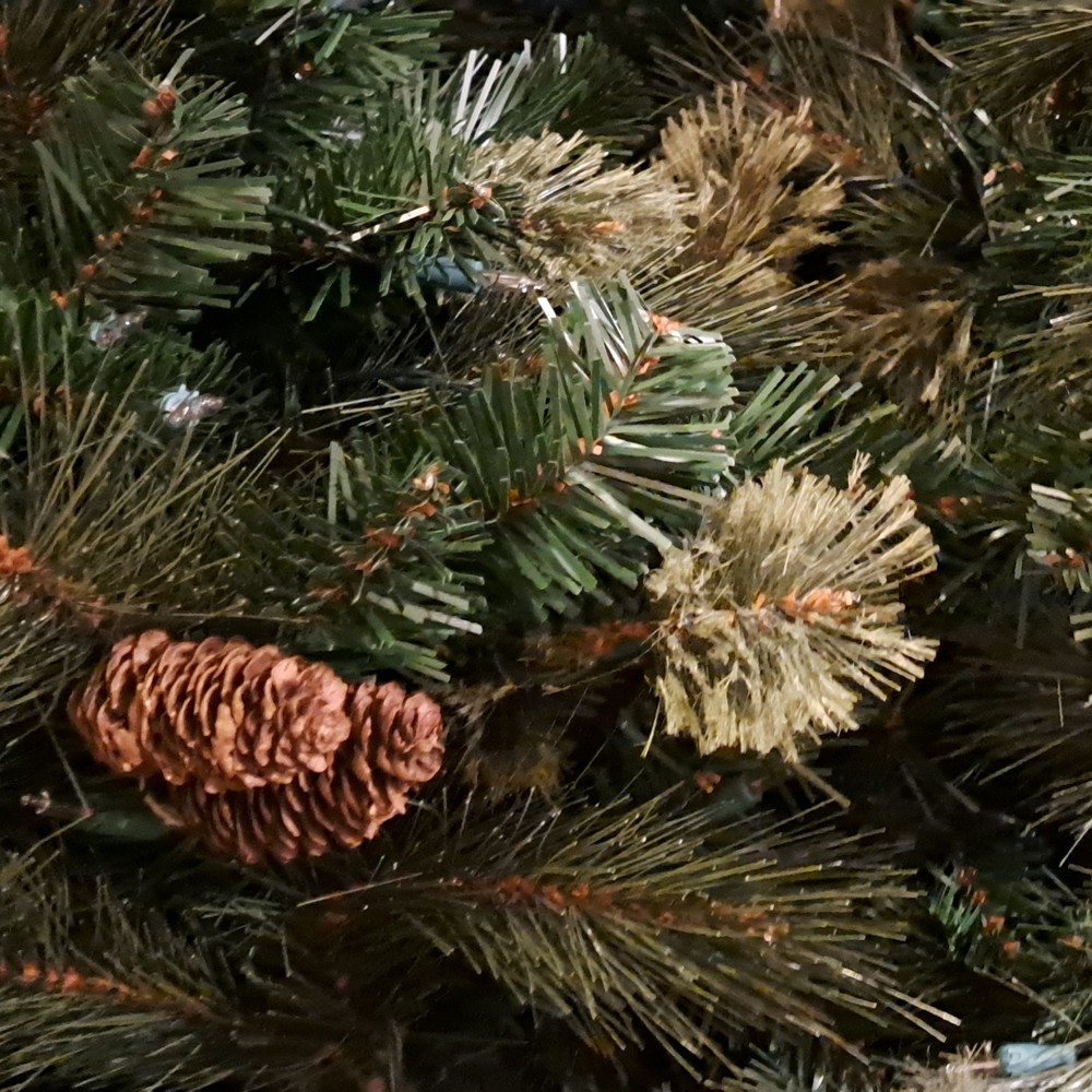 Stunning Massive 8.5ft pre-lit Frontgate Christmas Tree