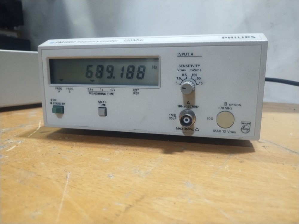 FLUKE/PHILIPS PM6669 FREQUENCY COUNTER. No Accessories