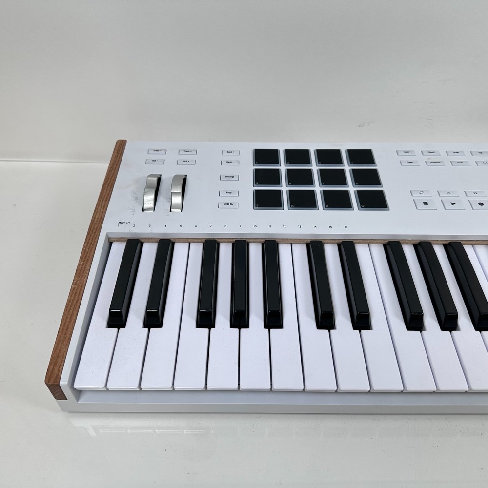 Arturia KeyLab 61 MIDI MK3 Keyboard Controller White; AS-IS