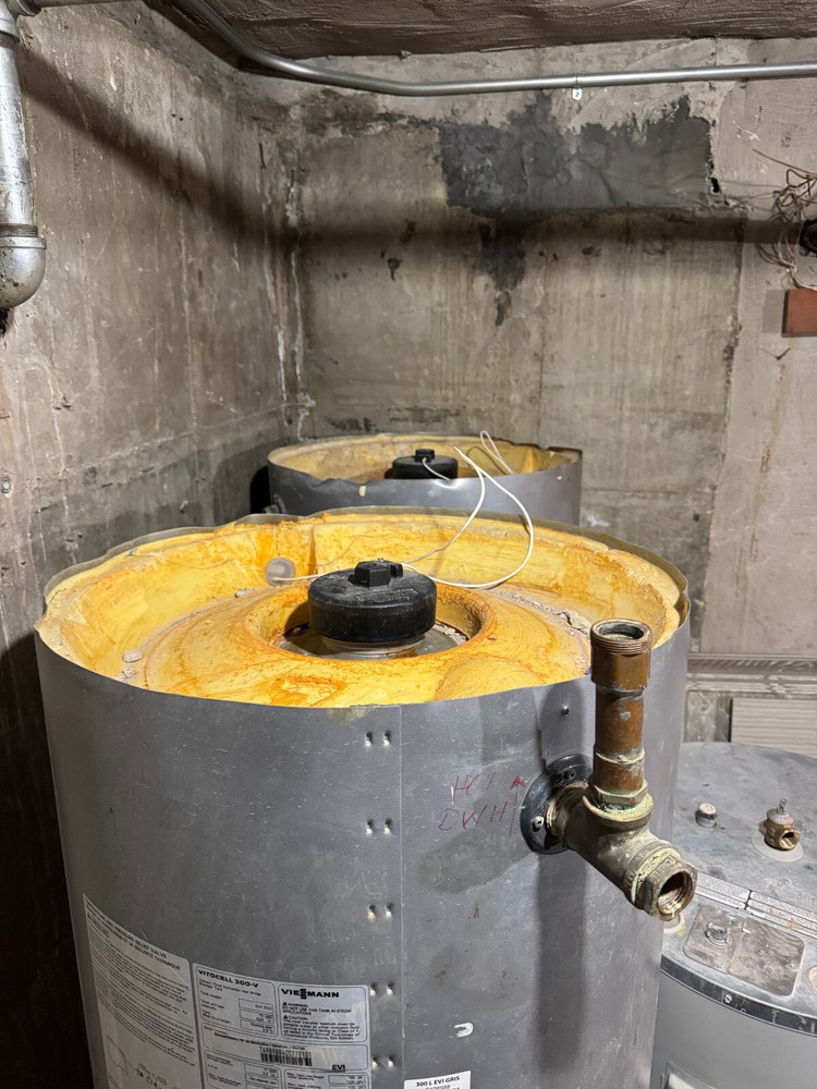 Viessmann Vitocell EVI 300-V Indirect Fired Hot Water Storage Tank 79 Gallons