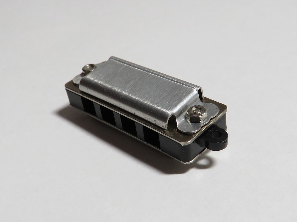 VINTAGE MINI 4 HOLE DIATONIC HARMONICA - MADE IN GERMANY *