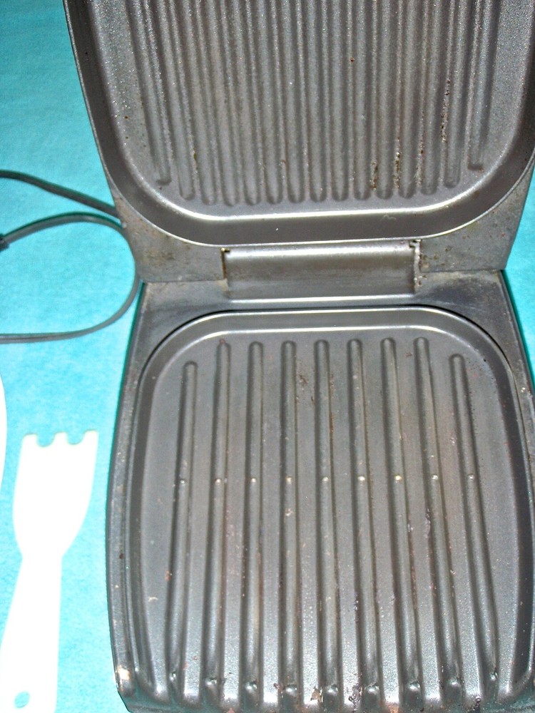 GEORGE FOREMAN LEAN MEAN FAT GRILLING MACHINE MODEL GR20 & ACCESSORIES~ TESTED