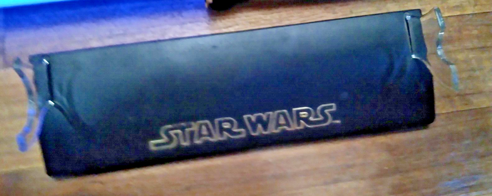 2015 Luke Skywalker Force FX Lightsaber / Star Wars Stand / Original Box / Green