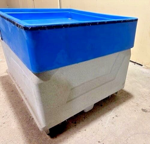 PLASTIC POLY WASHING TABLE ON CASTERS DRAIN STORAGE COMPARTMENT