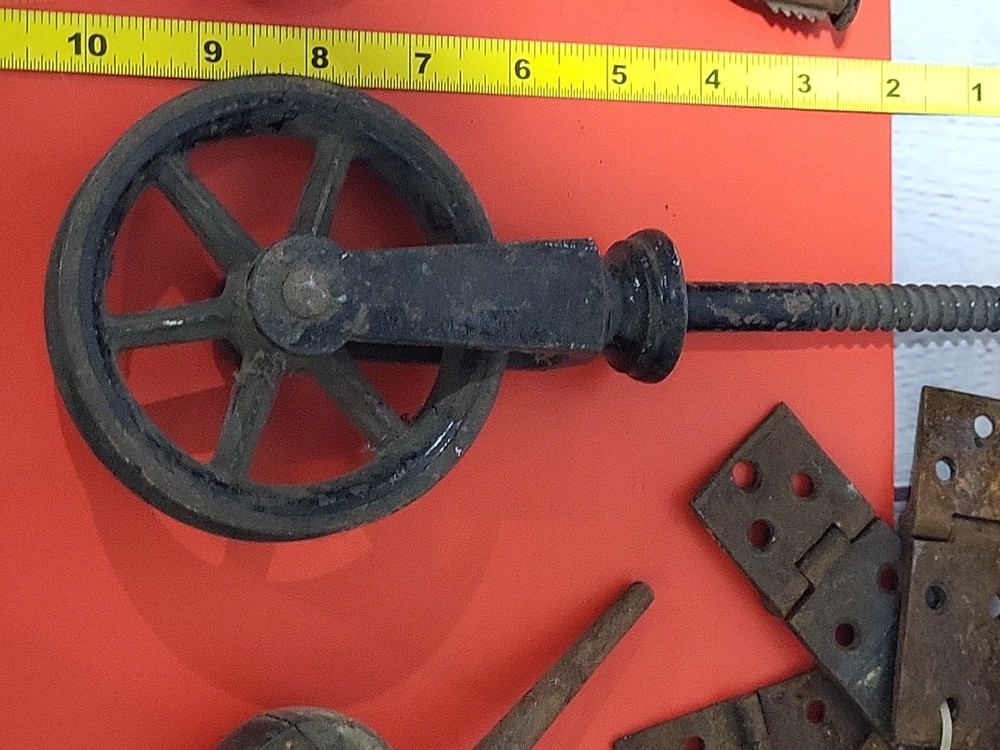 Vintage Pulleys Rusty Rustic Hinges Decor Decorative Primitive Pulley