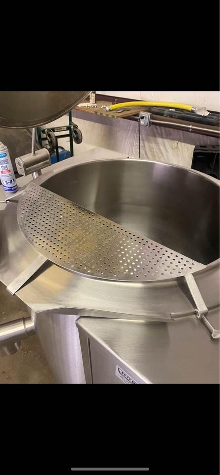 Vulcan 40 gallon tilting steam kettle