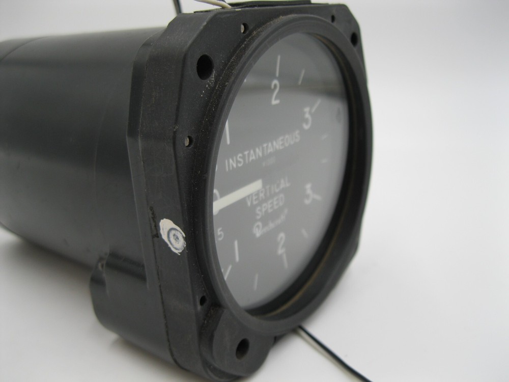 UNITED INSTRUMENTS INSTANTANEOUS VERTICAL SPEED INDICATOR PN: 7140