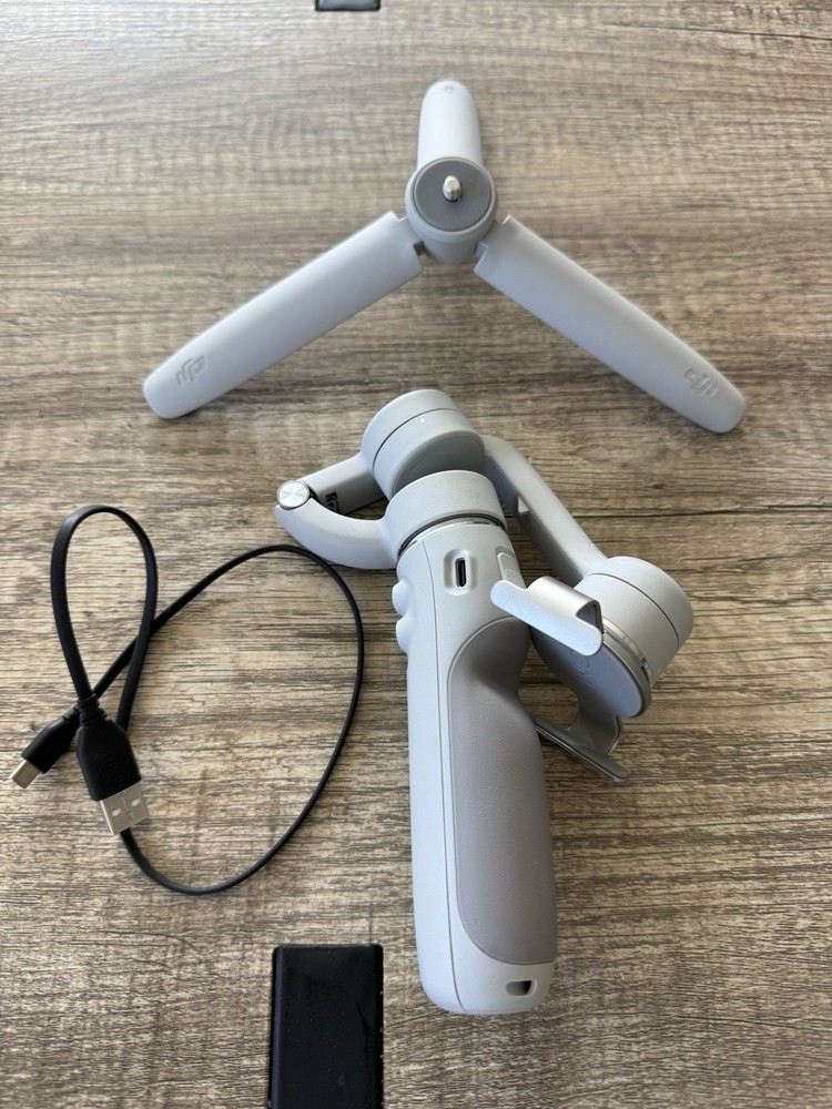 DJI OM 5 Smartphone Gimbal Stabiliser – Grey - barely used