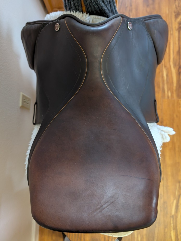 16" Close Contact Harry Dabbs English Saddle