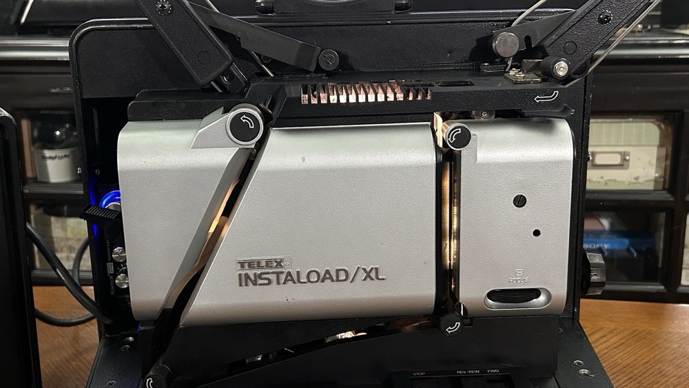 Singer Telex Instaload/XL 2230N 16mm Projector Power Tested & Working