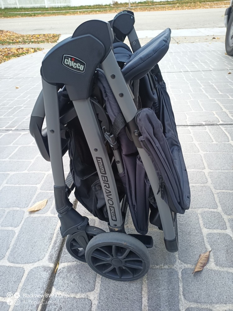 Chicco Bravo Quick-Fold Stroller Black New, Open Box