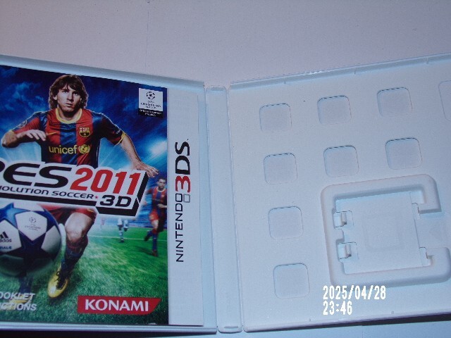 PES 2011 Pro Evolution Soccer 3D Nintendo 3DS Case ONLY- No game / Lenticular