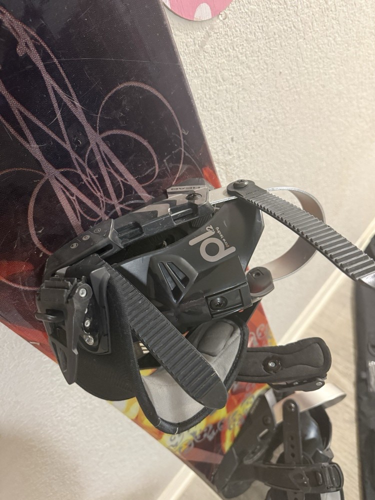 SIMS 148 cm Snowboard with Head Bindings And LTD Bag