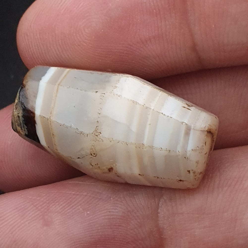 Old Suliemani Agate Amulet Striped Natural Pattern